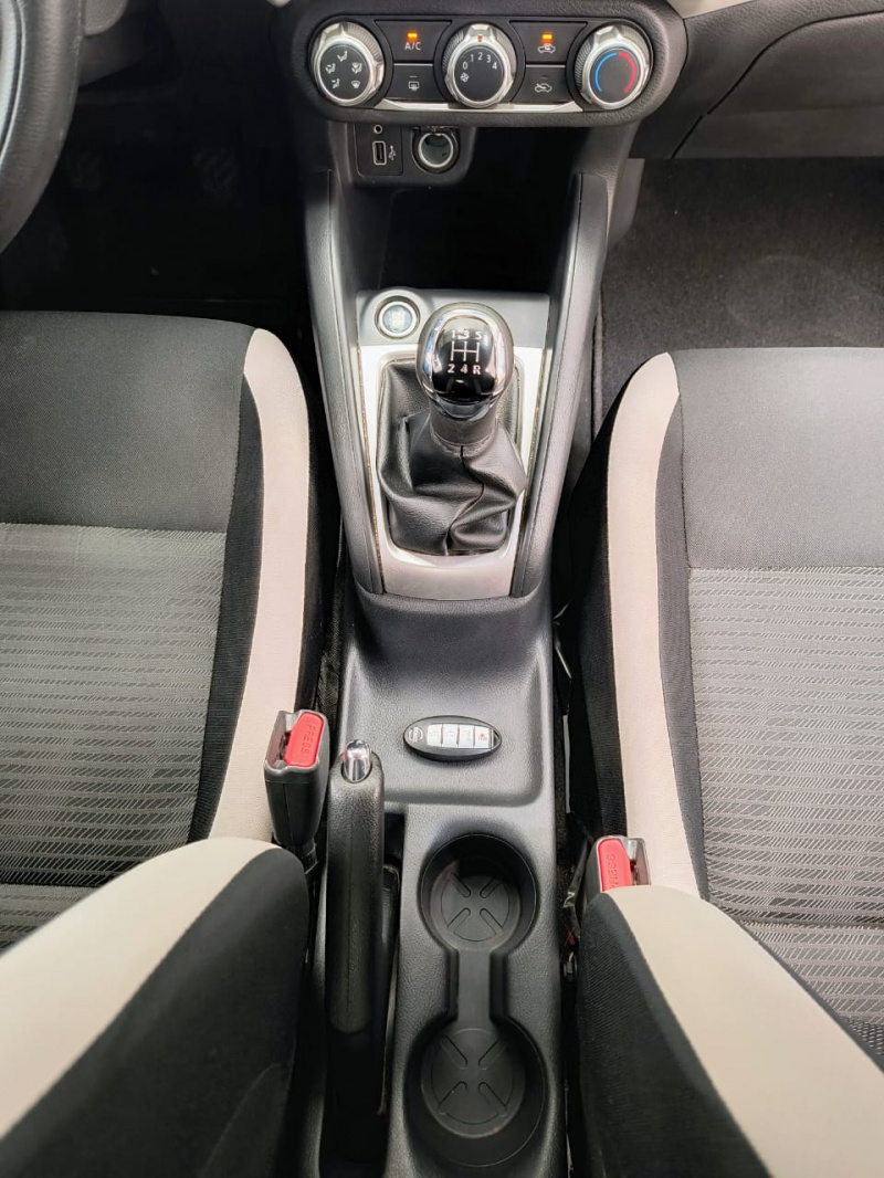 Nissan Versa 4 pts. Advance, TM5, a/ac., VE, f. niebla, RA-16 (línea anterior) 2022