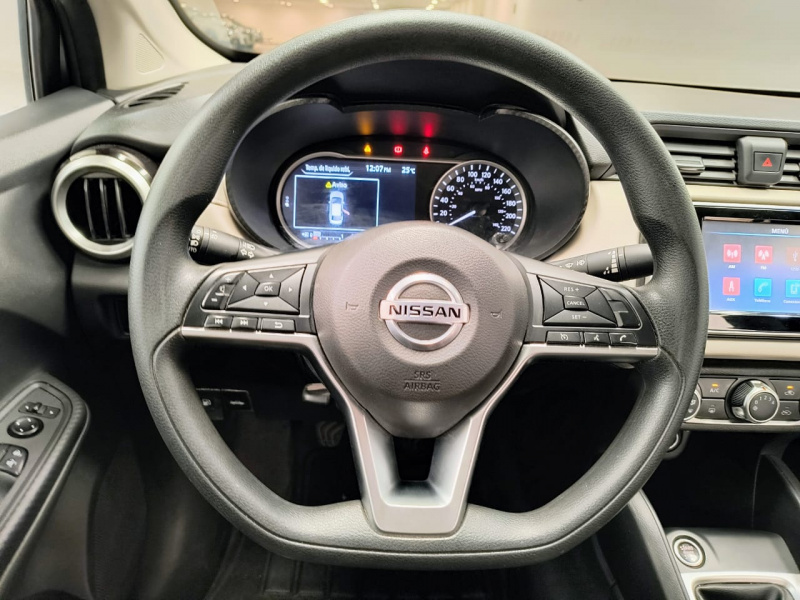 Nissan Versa 4 pts. Advance, TM5, a/ac., VE, f. niebla, RA-16 (línea anterior) 2022