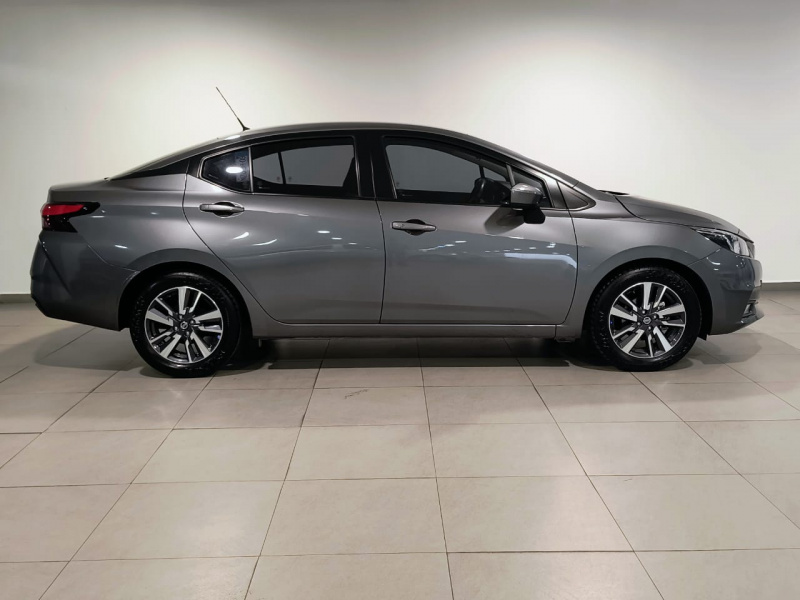 Nissan Versa 4 pts. Advance, TM5, a/ac., VE, f. niebla, RA-16 (línea anterior) 2022