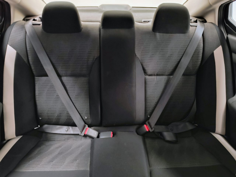 Nissan Versa 4 pts. Advance, TM5, a/ac., VE, f. niebla, RA-16 (línea anterior) 2022