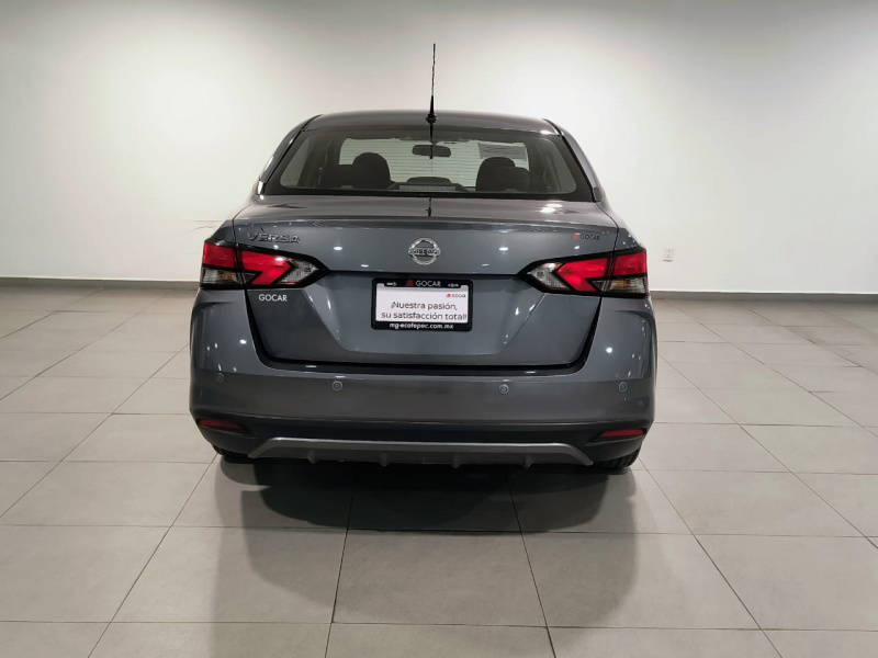 Nissan Versa 4 pts. Advance, TM5, a/ac., VE, f. niebla, RA-16 (línea anterior) 2022