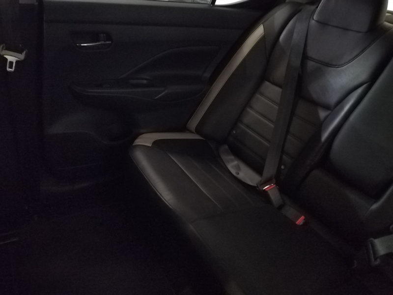 Nissan Versa 4 pts. Platinum, CVT, a/ac. Aut., VE, piel, GPS, f. led, RA-17 2021