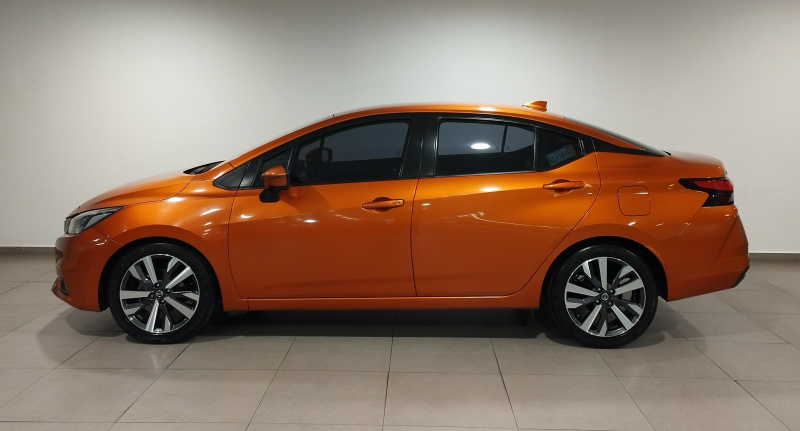 Nissan Versa 4 pts. Platinum, CVT, a/ac. Aut., VE, piel, GPS, f. led, RA-17 2021