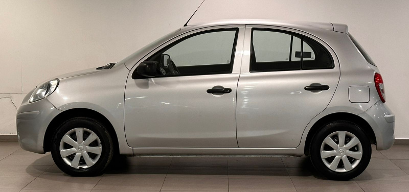 Nissan March 5 pts. HB Active, TM5, a/ac., R-14 (línea anterior) 2020