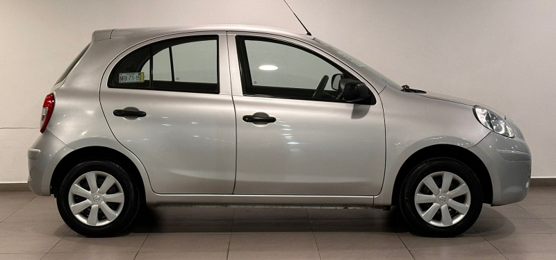 Nissan March 5 pts. HB Active, TM5, a/ac., R-14 (línea anterior) 2020