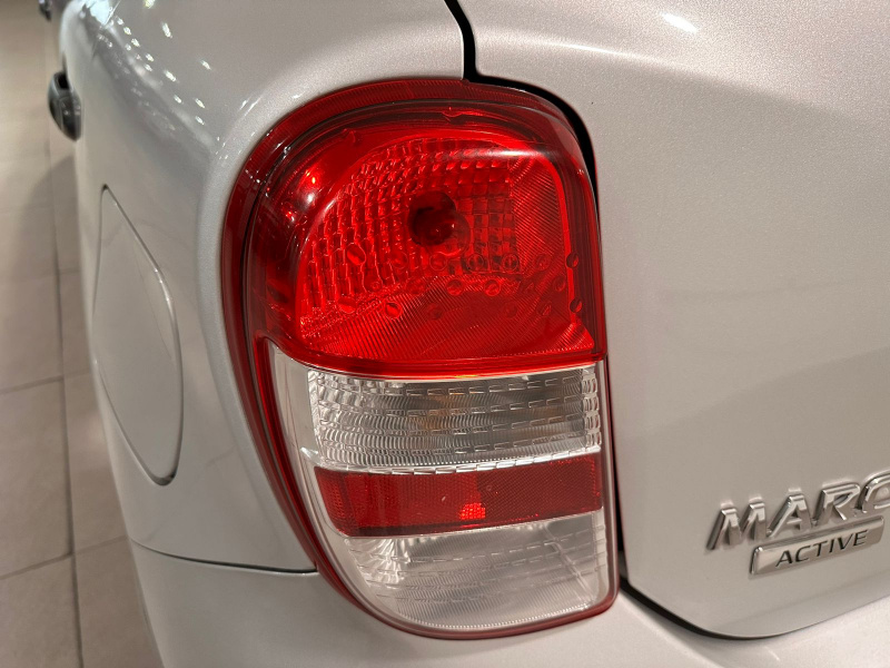 Nissan March 5 pts. HB Active, TM5, a/ac., R-14 (línea anterior) 2020