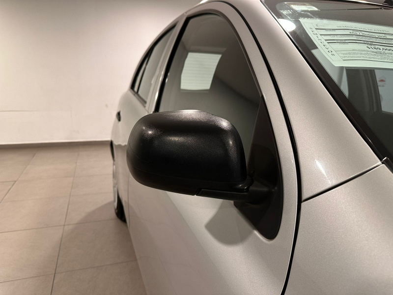 Nissan March 5 pts. HB Active, TM5, a/ac., R-14 (línea anterior) 2020