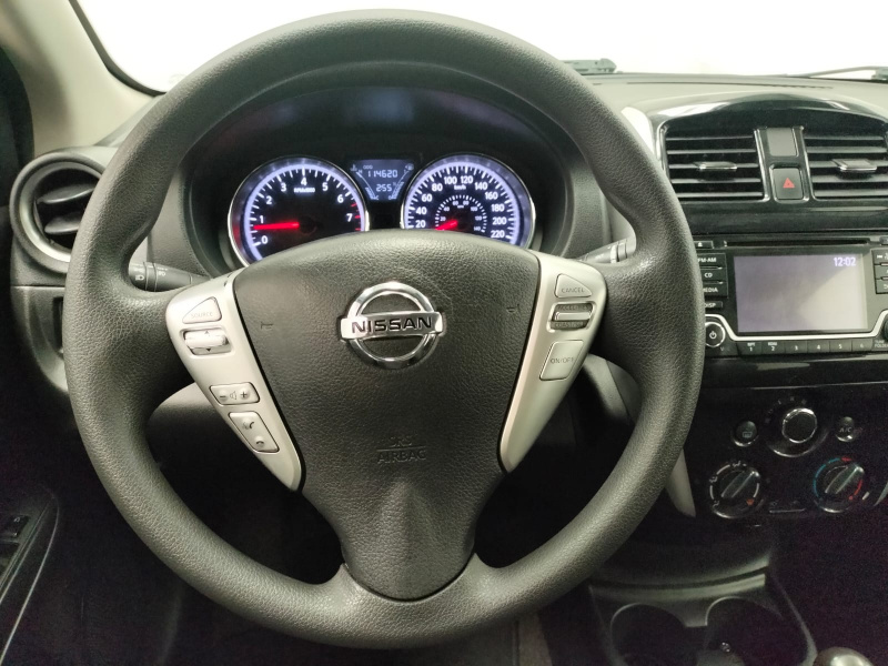 Nissan Versa 4 pts. Advance, TM5, a/ac., VE, f. niebla, RA-15 2016