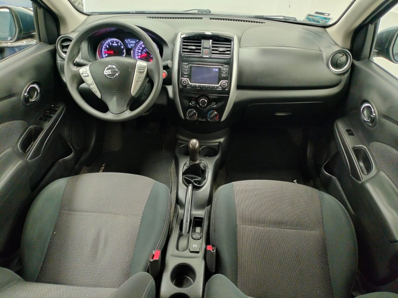 Nissan Versa 4 pts. Advance, TM5, a/ac., VE, f. niebla, RA-15 2016