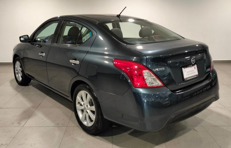 Nissan Versa 4 pts. Advance, TM5, a/ac., VE, f. niebla, RA-15 2016