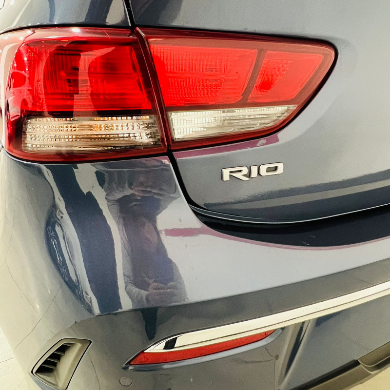 KIA Rio 4 pts. EX, TA, VE, piel, f. niebla, RA-17 2022