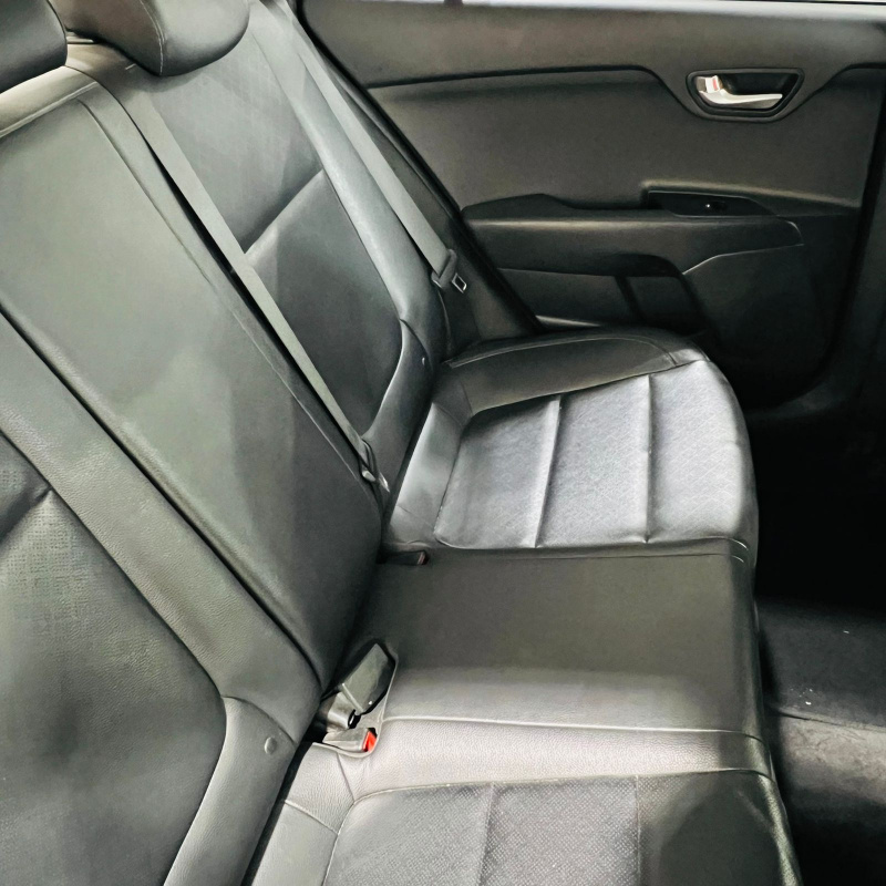 KIA Rio 4 pts. EX, TA, VE, piel, f. niebla, RA-17 2022