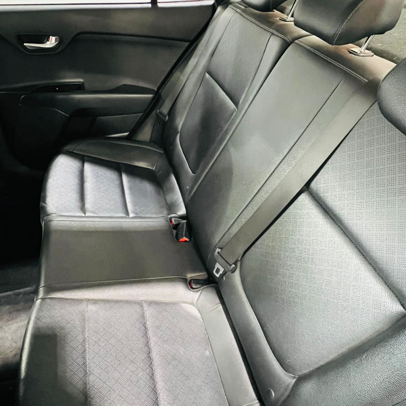 KIA Rio 4 pts. EX, TA, VE, piel, f. niebla, RA-17 2022