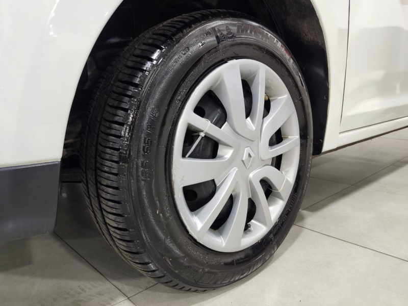 Renault Logan 4 pts. Zen, TM5, VE del., R-15 2018