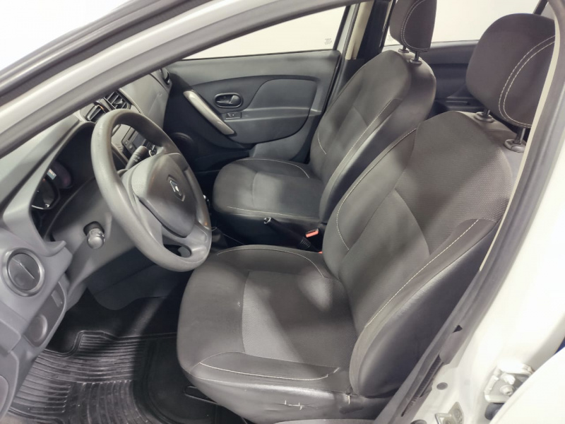 Renault Logan 4 pts. Zen, TM5, VE del., R-15 2018