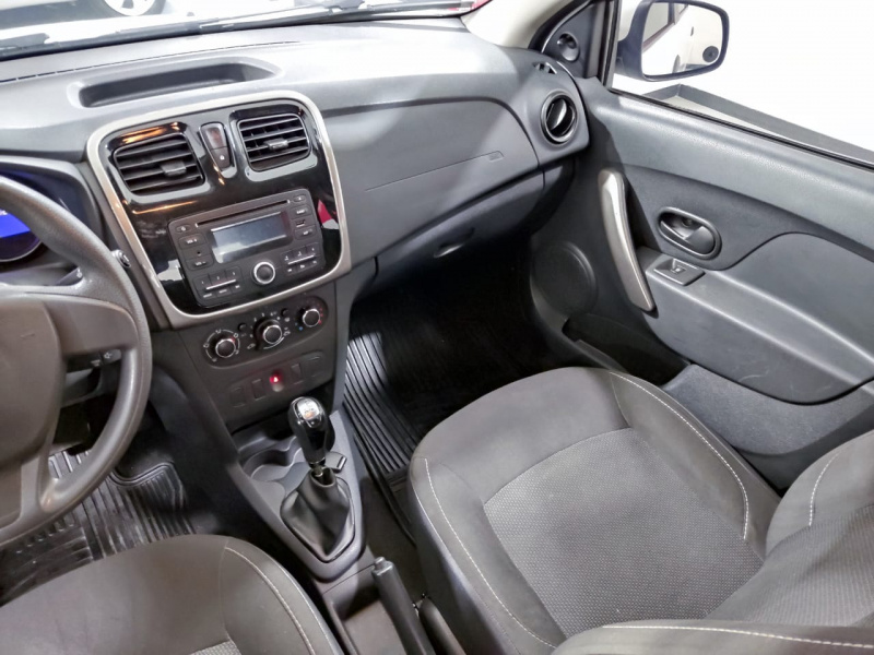 Renault Logan 4 pts. Zen, TM5, VE del., R-15 2018