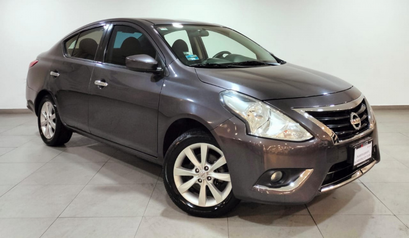 Nissan Versa 4 pts. Advance, TM5, a/ac., VE, f. niebla, RA-15 2017