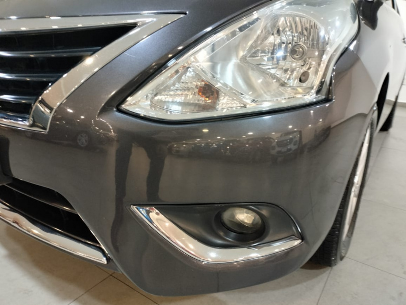 Nissan Versa 4 pts. Advance, TM5, a/ac., VE, f. niebla, RA-15 2017