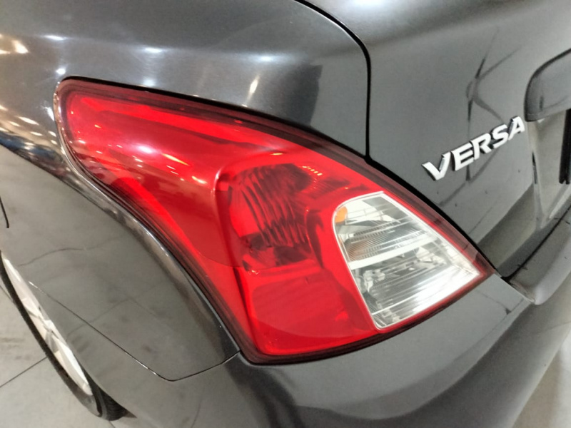 Nissan Versa 4 pts. Advance, TM5, a/ac., VE, f. niebla, RA-15 2017
