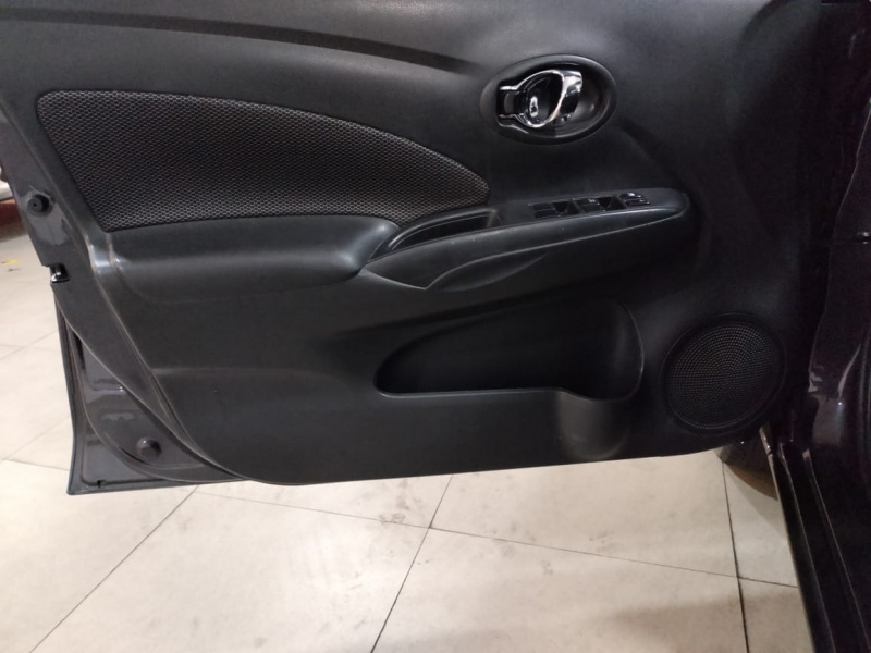 Nissan Versa 4 pts. Advance, TM5, a/ac., VE, f. niebla, RA-15 2017