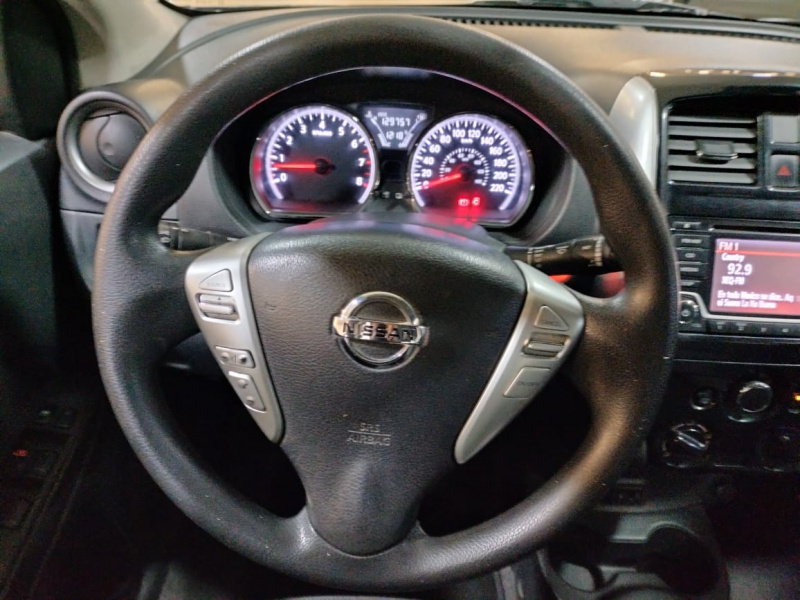 Nissan Versa 4 pts. Advance, TM5, a/ac., VE, f. niebla, RA-15 2017