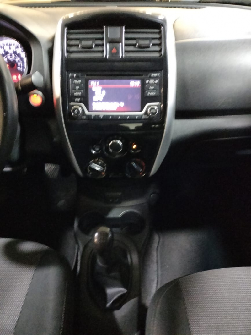 Nissan Versa 4 pts. Advance, TM5, a/ac., VE, f. niebla, RA-15 2017