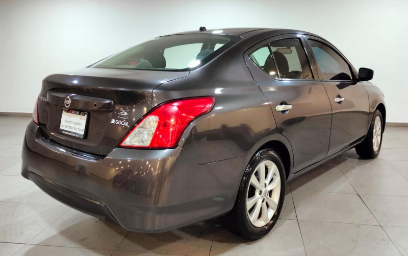 Nissan Versa 4 pts. Advance, TM5, a/ac., VE, f. niebla, RA-15 2017