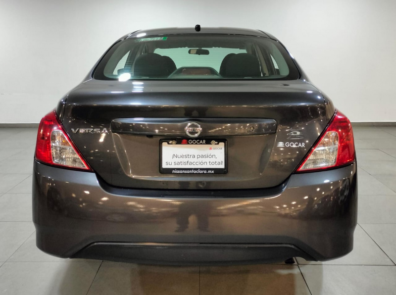 Nissan Versa 4 pts. Advance, TM5, a/ac., VE, f. niebla, RA-15 2017