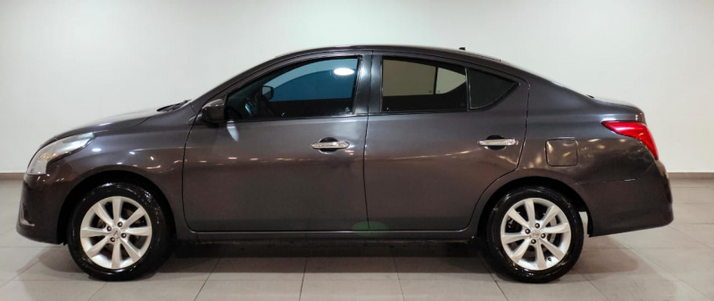 Nissan Versa 4 pts. Advance, TM5, a/ac., VE, f. niebla, RA-15 2017
