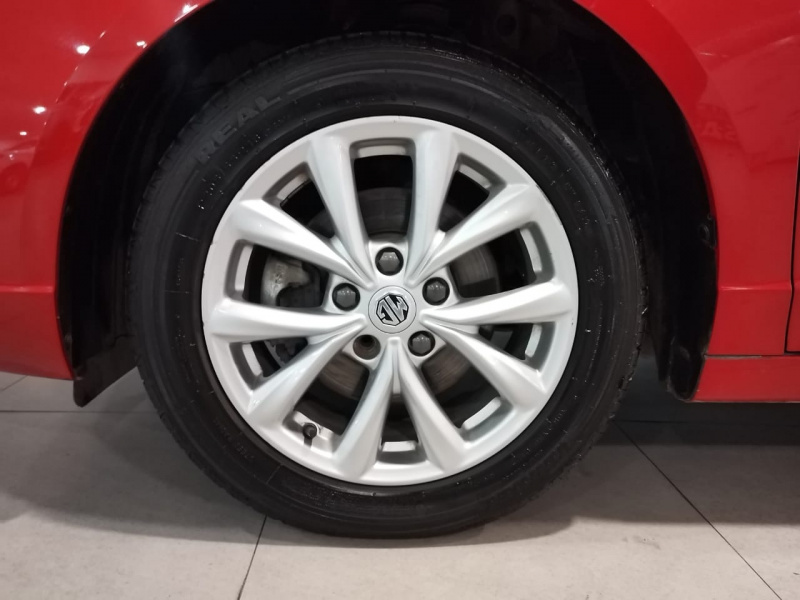MG MG5 4 pts. Excite, 1.5l, AT, VE, piel, RA-16 2024