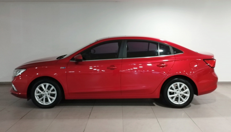 MG MG5 4 pts. Excite, 1.5l, AT, VE, piel, RA-16 2024