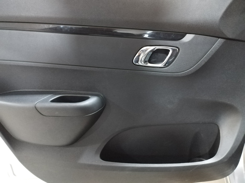 Renault Kwid 5 pts. HB Bitono, TM5, a/ac., pantalla touch 8 2025