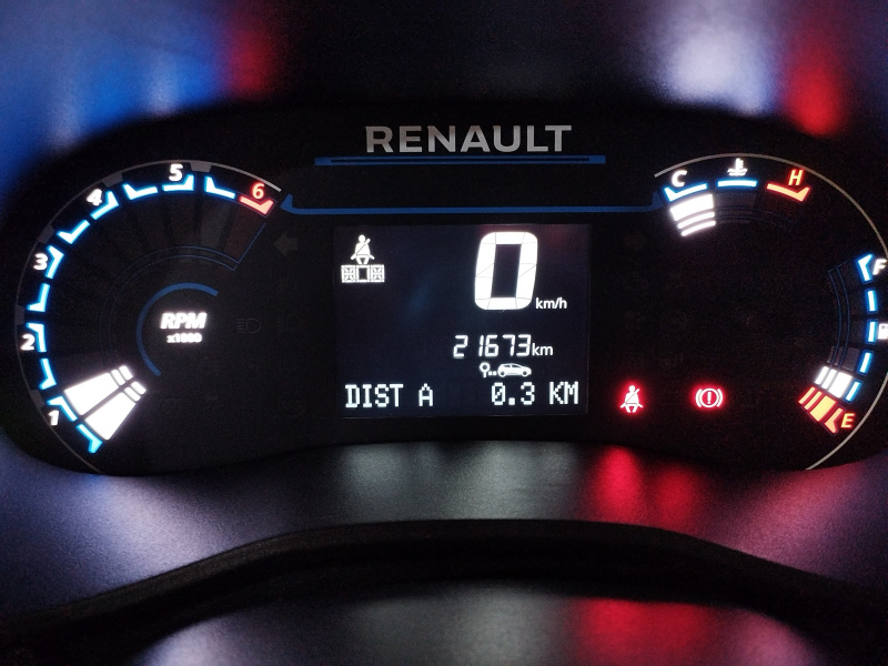 Renault Kwid 5 pts. HB Bitono, TM5, a/ac., pantalla touch 8 2025