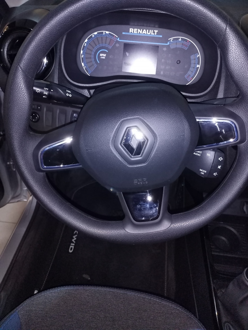 Renault Kwid 5 pts. HB Bitono, TM5, a/ac., pantalla touch 8 2025