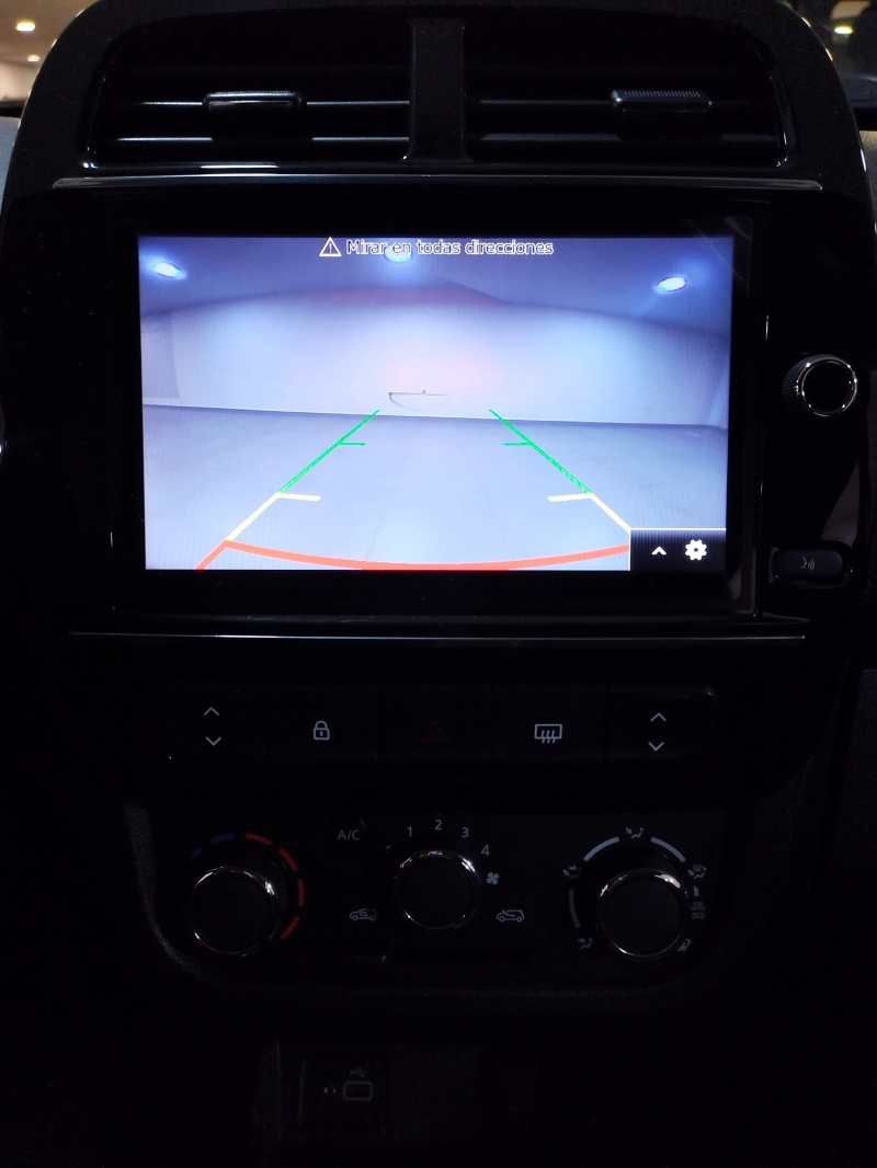 Renault Kwid 5 pts. HB Bitono, TM5, a/ac., pantalla touch 8 2025