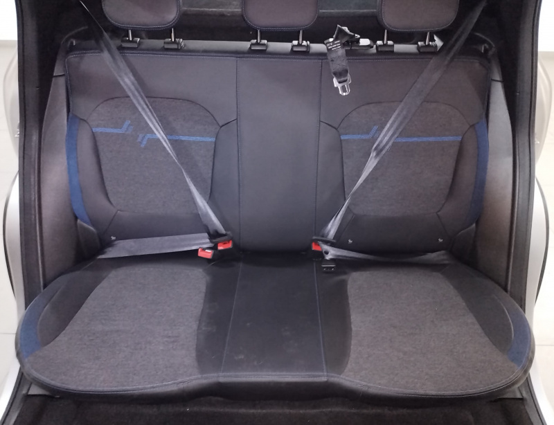 Renault Kwid 5 pts. HB Bitono, TM5, a/ac., pantalla touch 8 2025