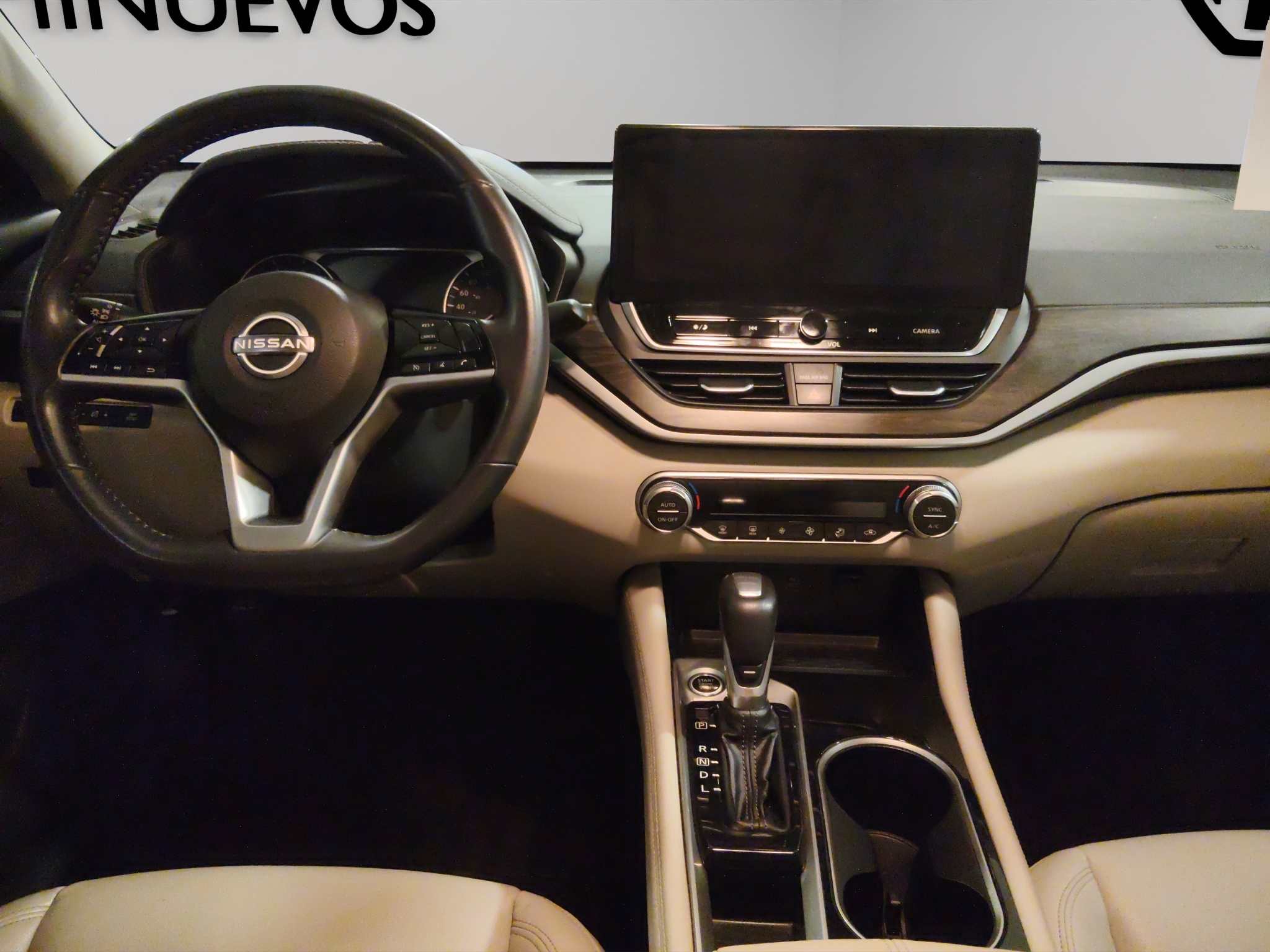 Nissan Altima 4 pts. Advance, 2.5l, CVT, climatronic, QC, s. Bose, f. led, RA-17 2023