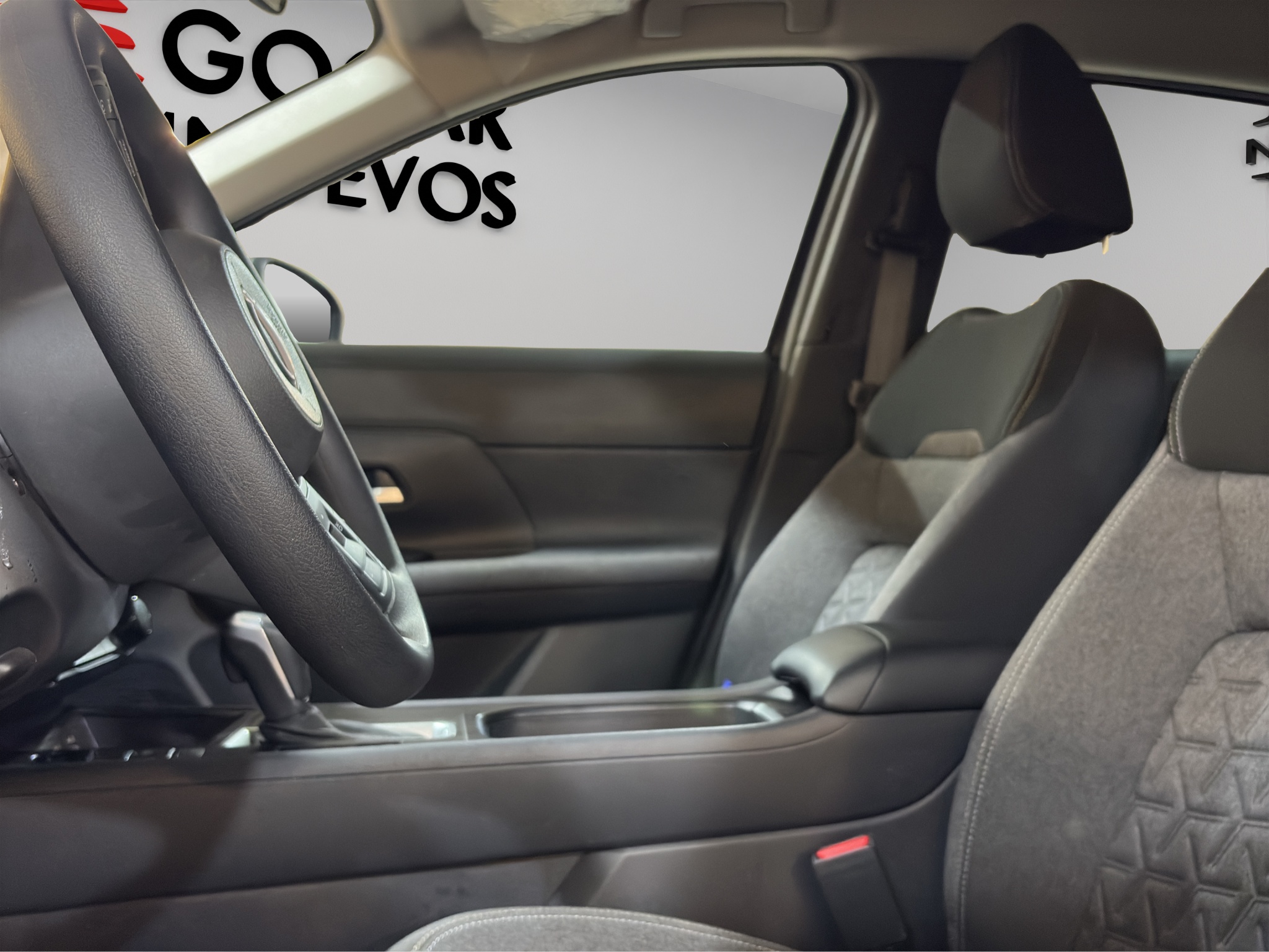 Nissan Kicks  5 pts. Advance, 2.0l, TA, RA-17 (línea nueva) 2025
