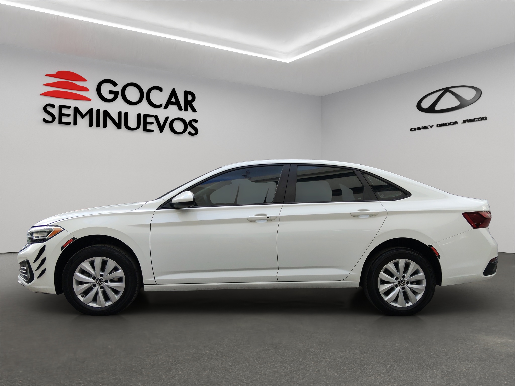 Volkswagen Jetta A7 4 pts. Confortline, 1.4T, TA, RA-16 2023