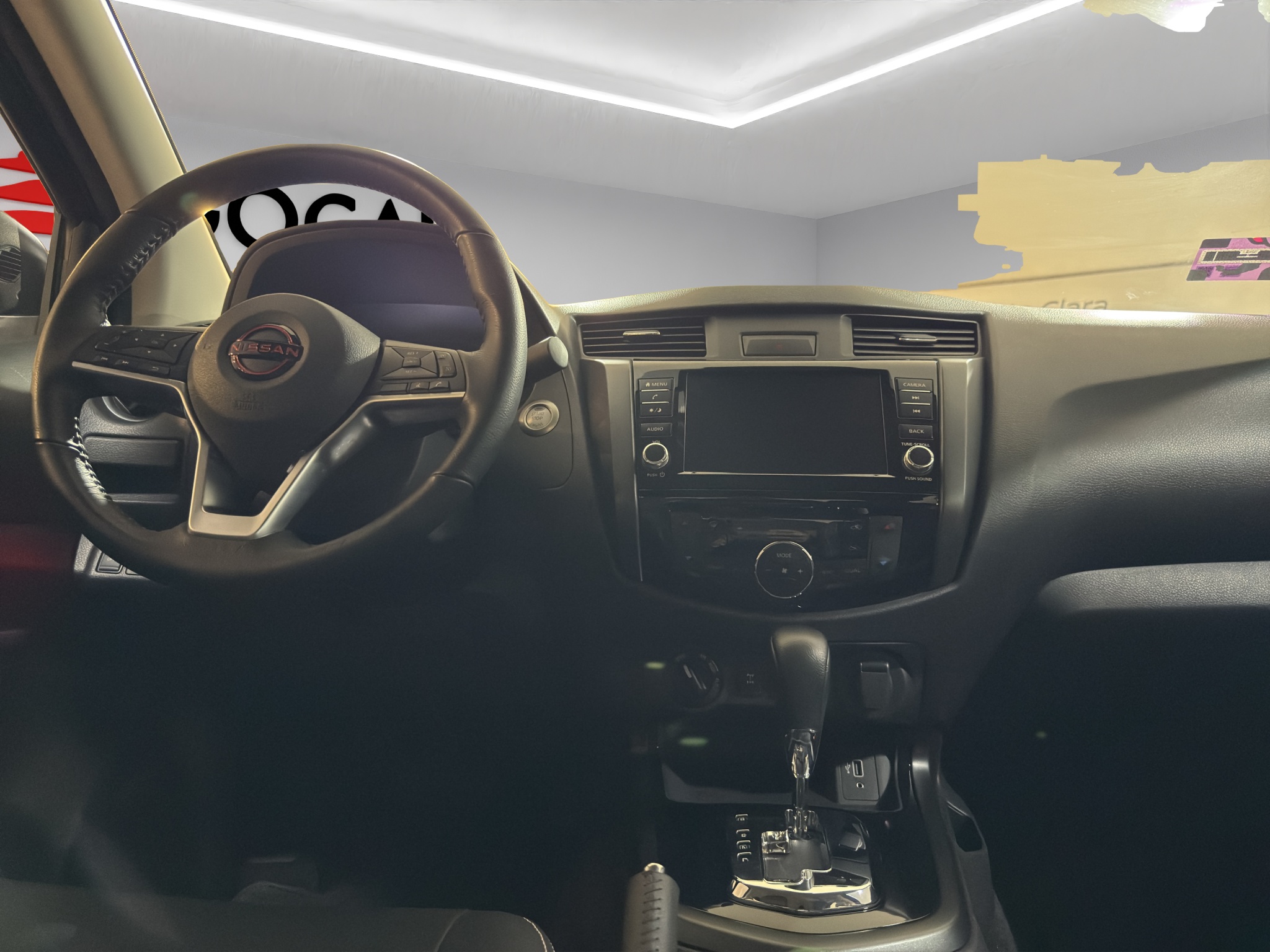 Nissan Comerciales Frontier y NP 300 Frontier Pick-Up 4 pts. Frontier Pro 4x, Doble Cab., L4, 2.5l, TA, a/ac., piel, RA-18, 4x4 2024