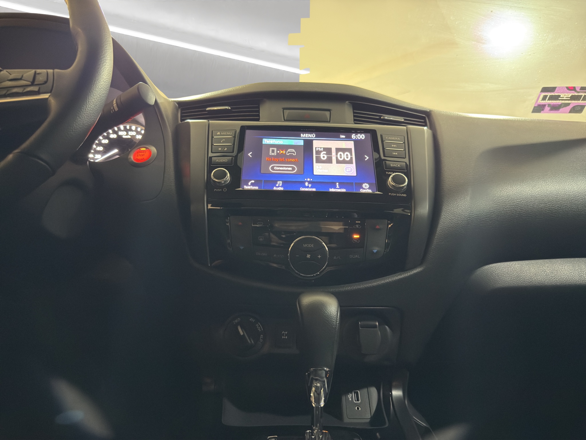 Nissan Comerciales Frontier y NP 300 Frontier Pick-Up 4 pts. Frontier Pro 4x, Doble Cab., L4, 2.5l, TA, a/ac., piel, RA-18, 4x4 2024