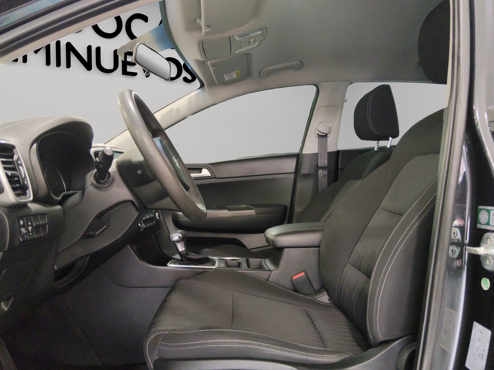 KIA Sportage  5 pts. LX, TA, a/ac., RA-17 (línea anterior) 2022