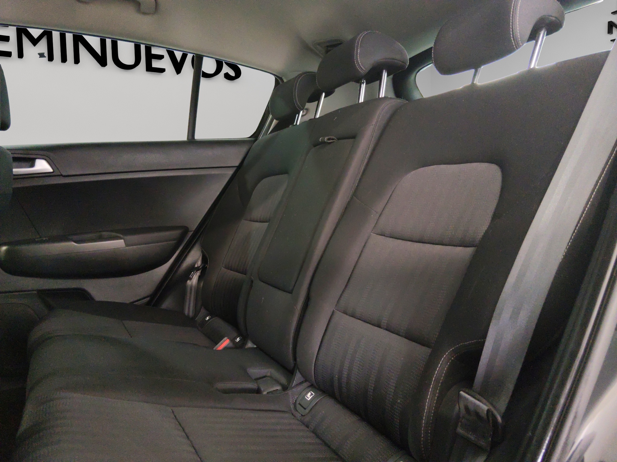 KIA Sportage  5 pts. LX, TA, a/ac., RA-17 (línea anterior) 2022