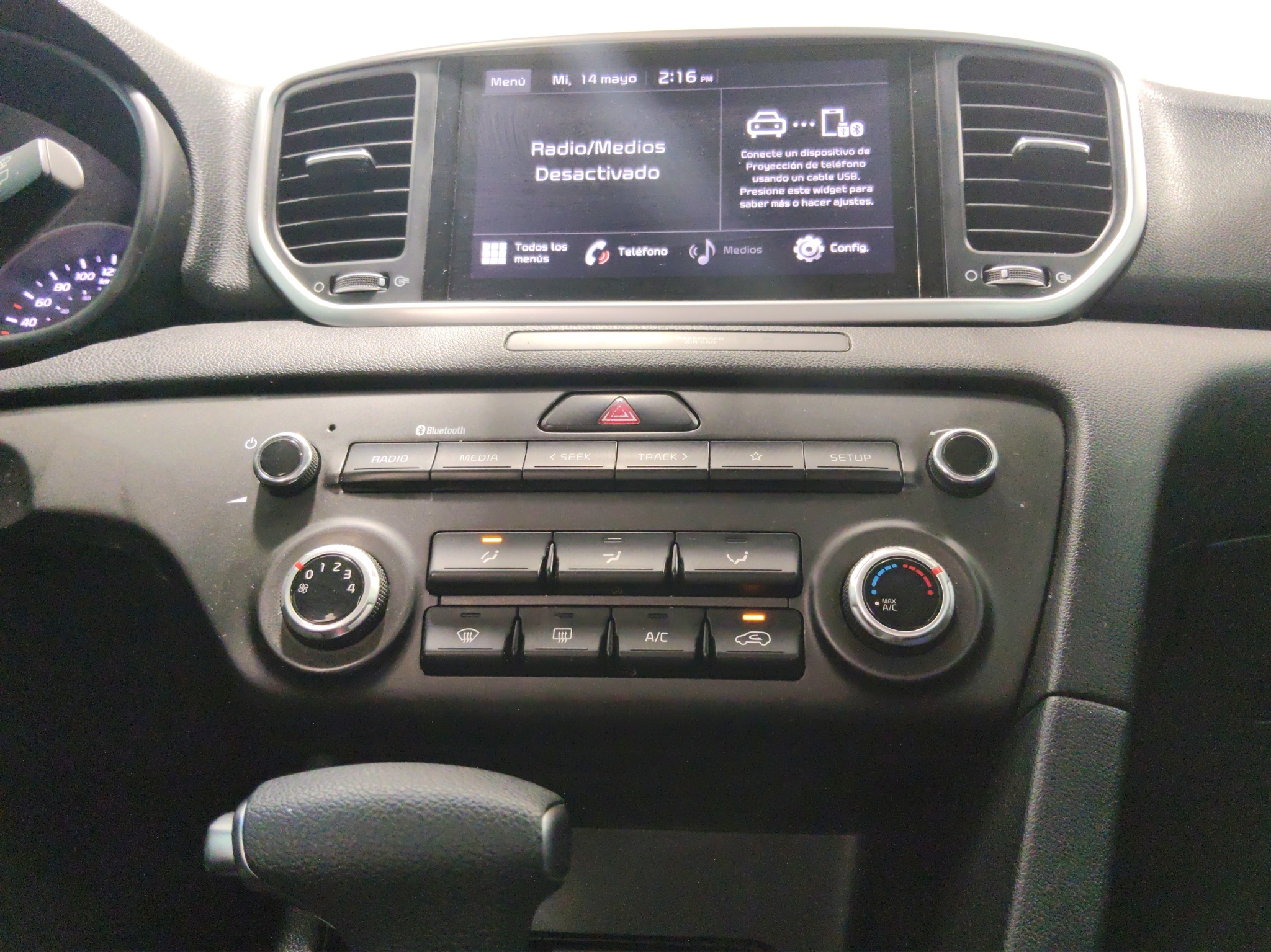 KIA Sportage  5 pts. LX, TA, a/ac., RA-17 (línea anterior) 2022