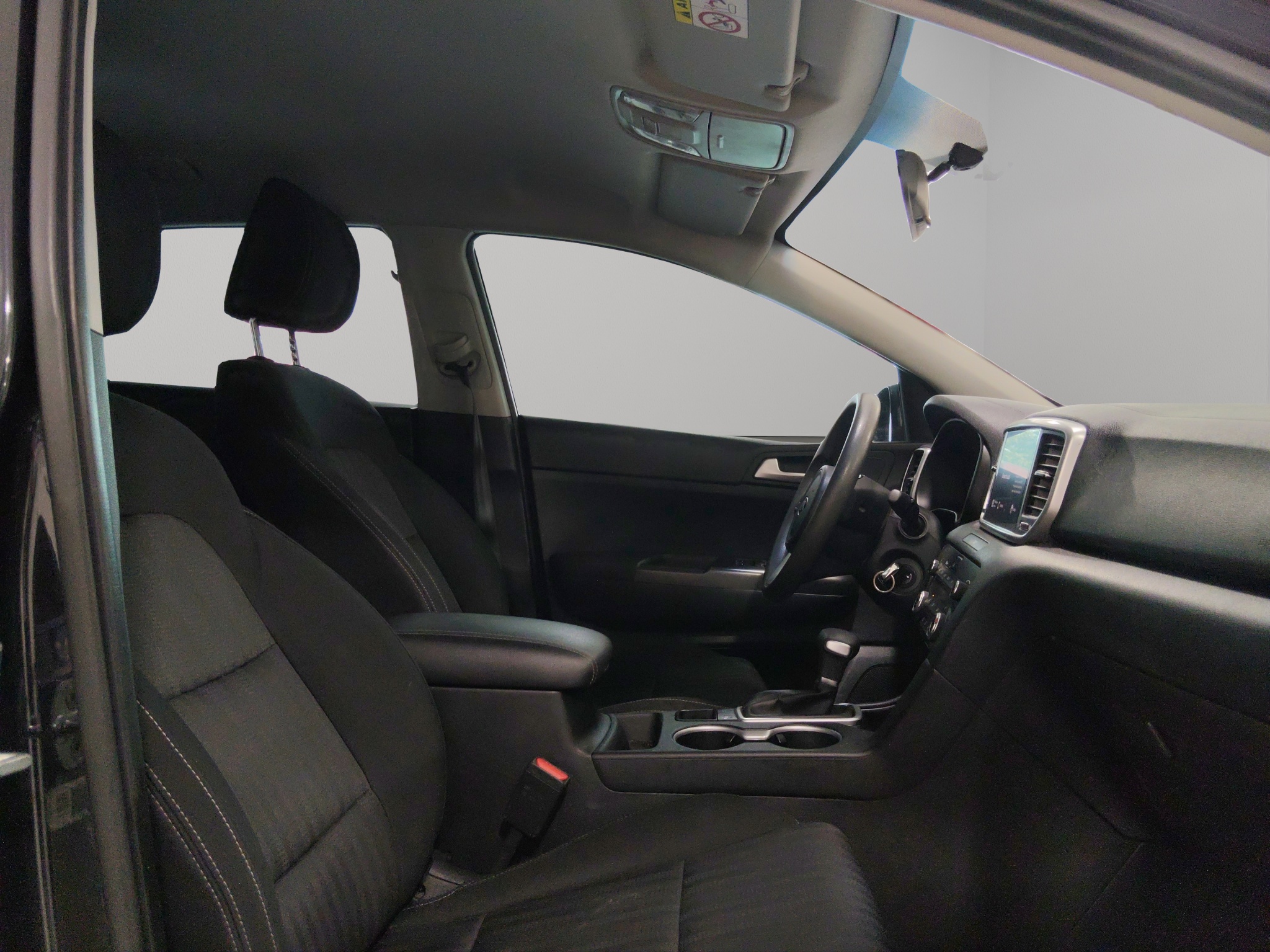KIA Sportage  5 pts. LX, TA, a/ac., RA-17 (línea anterior) 2022