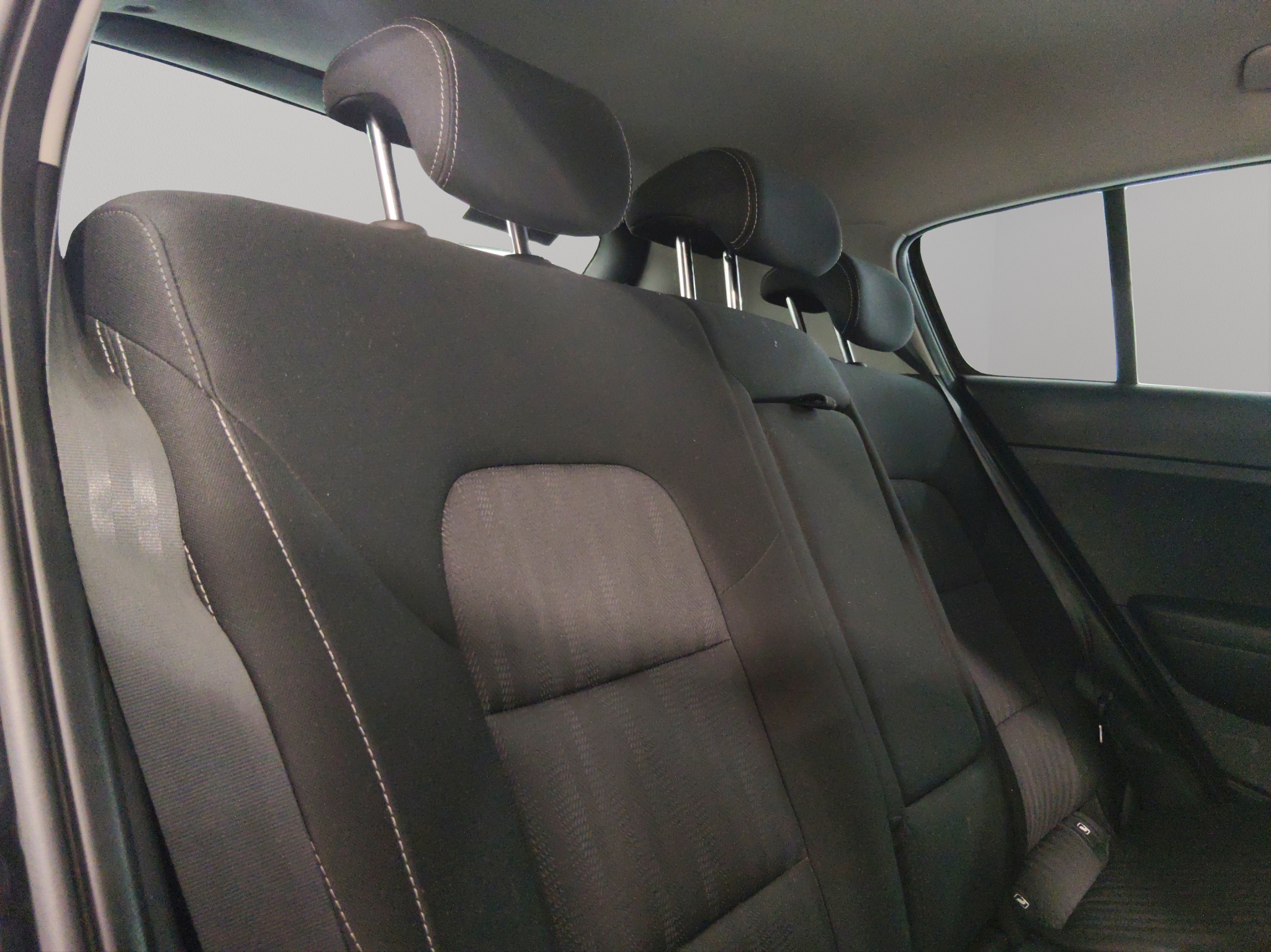 KIA Sportage  5 pts. LX, TA, a/ac., RA-17 (línea anterior) 2022