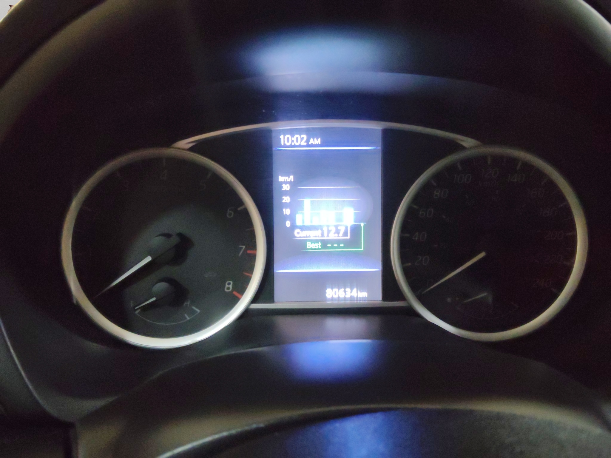 Nissan Sentra 4 pts. Exclusive, TA, a/ac. Aut., piel, QC, GPS, f. led, RA-17 (línea anterior) 2019