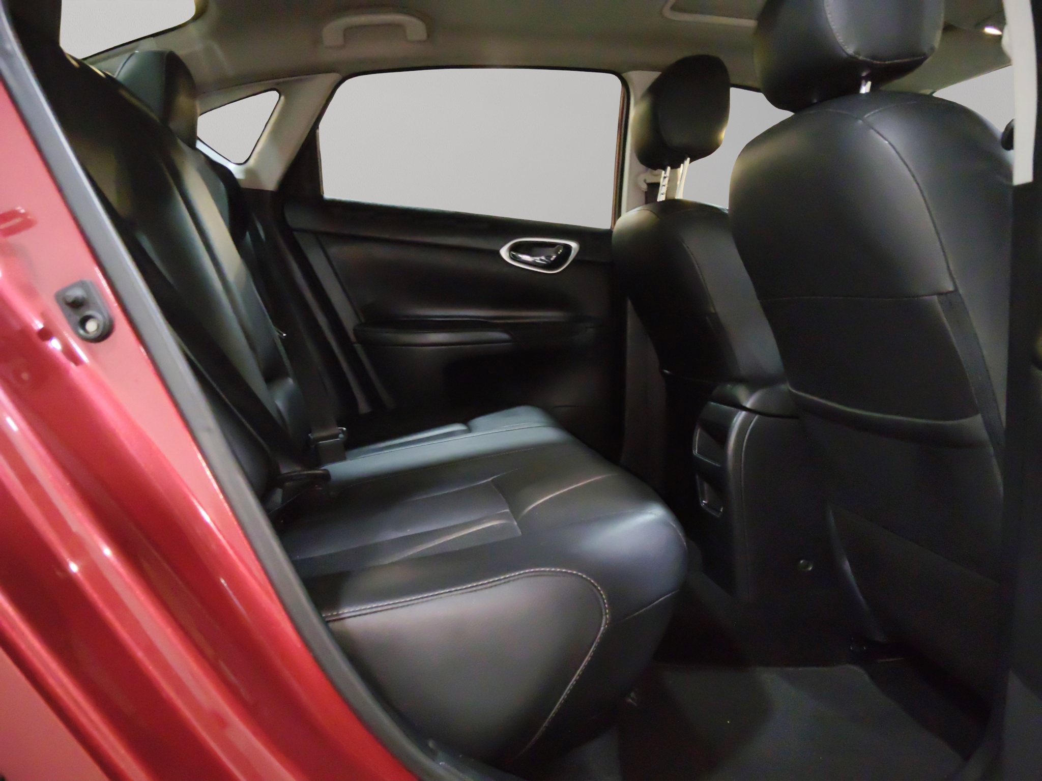 Nissan Sentra 4 pts. Exclusive, TA, a/ac. Aut., piel, QC, GPS, f. led, RA-17 (línea anterior) 2019