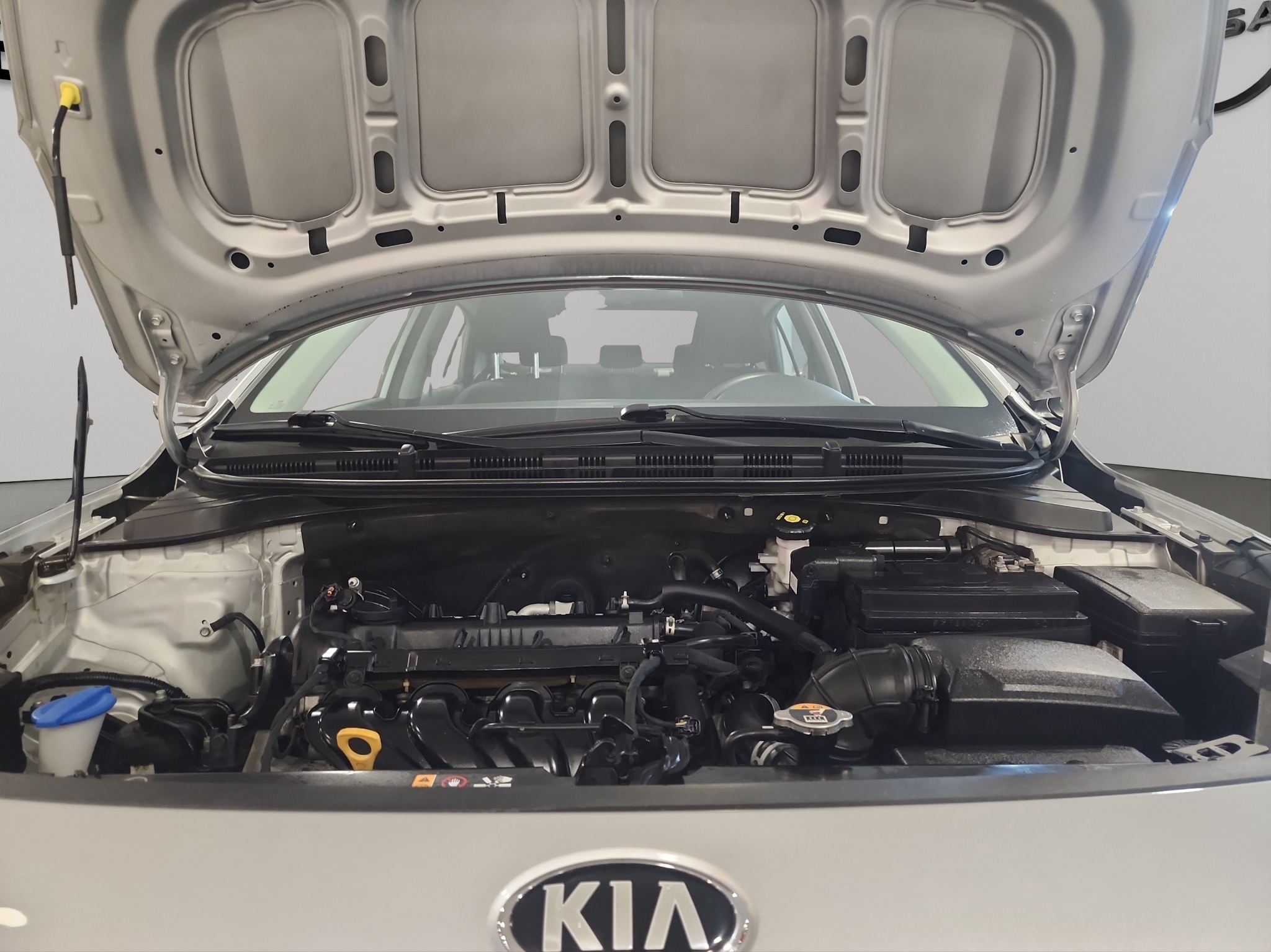 KIA Rio 4 pts. L, AT6, VE del., R-15 2021