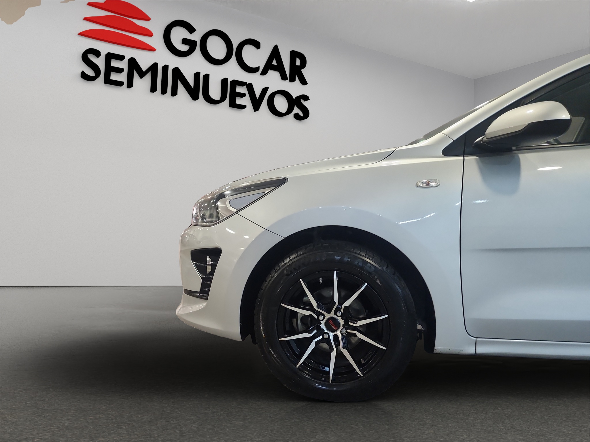 KIA Rio 4 pts. L, AT6, VE del., R-15 2021
